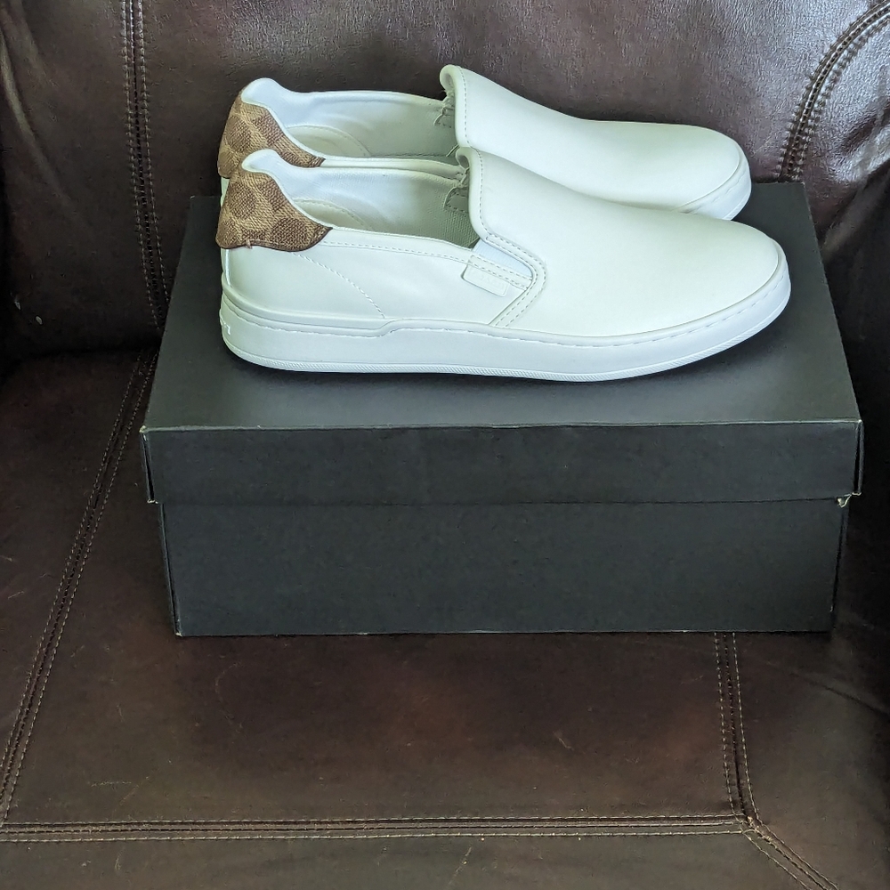 Coach leather sneaker!